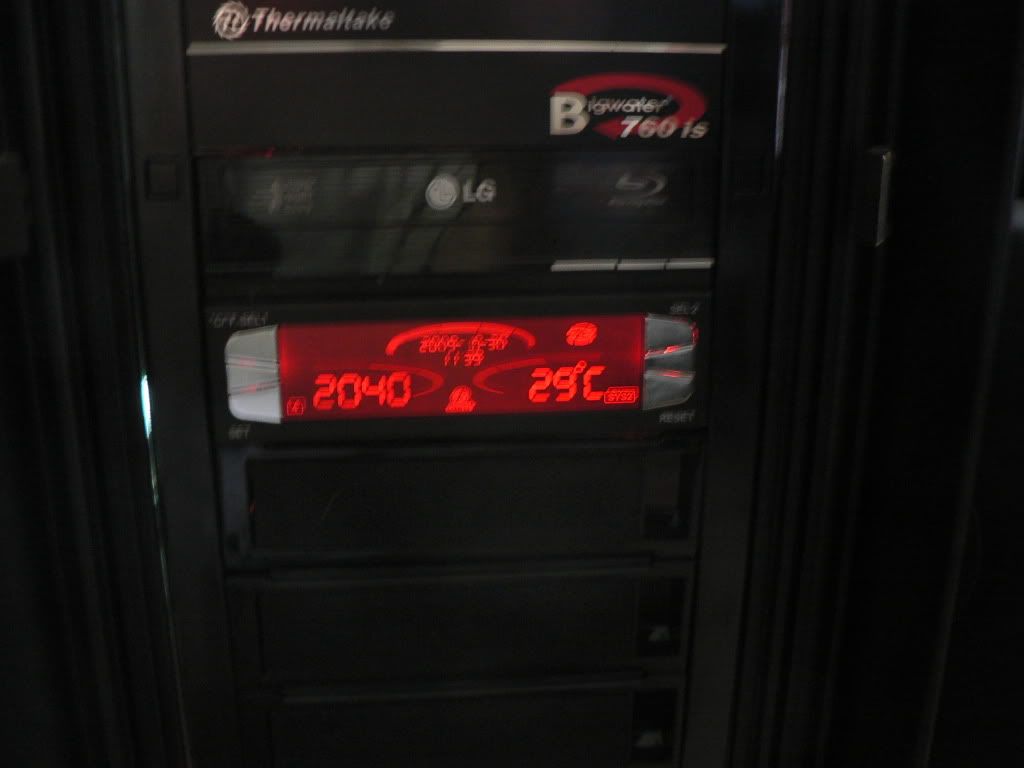 Lian Li TR5 (B) Fan Controller Mod >> Red backlight